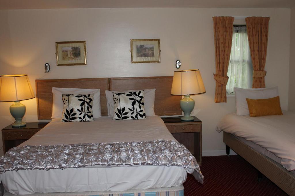 Stansted Skyline Hotel Грейт Дънмоу Стая снимка