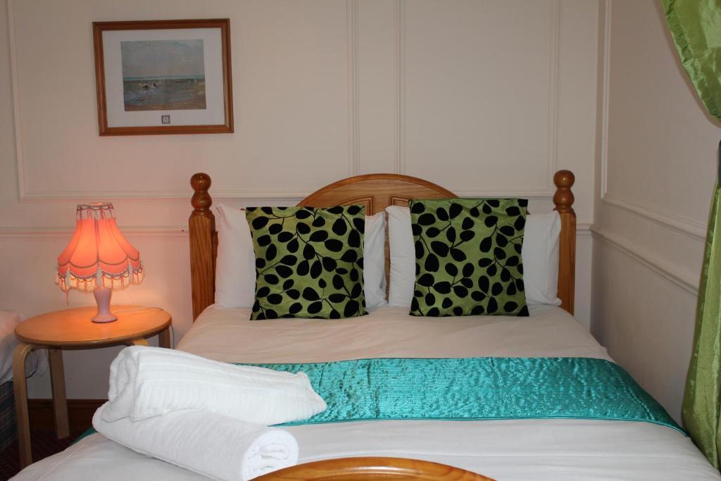 Stansted Skyline Hotel Грейт Дънмоу Стая снимка