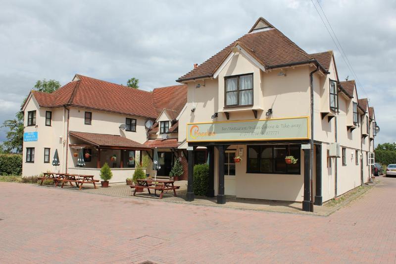 Stansted Skyline Hotel Грейт Дънмоу Екстериор снимка