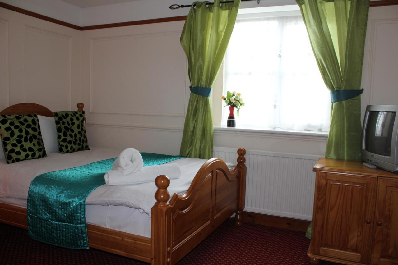 Stansted Skyline Hotel Грейт Дънмоу Екстериор снимка